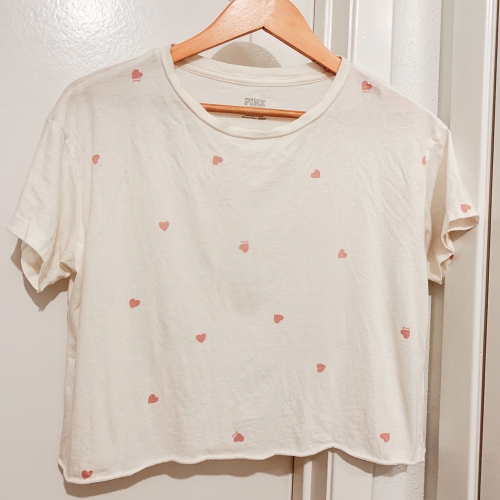 VS Pink Heart Print Cropped Campus Tee